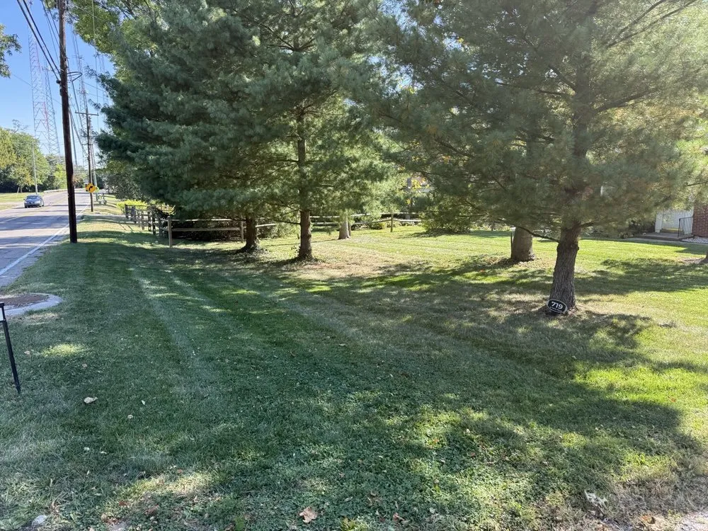 Custom lawn care service in Cincinnati, OH by Gueras Landscaping