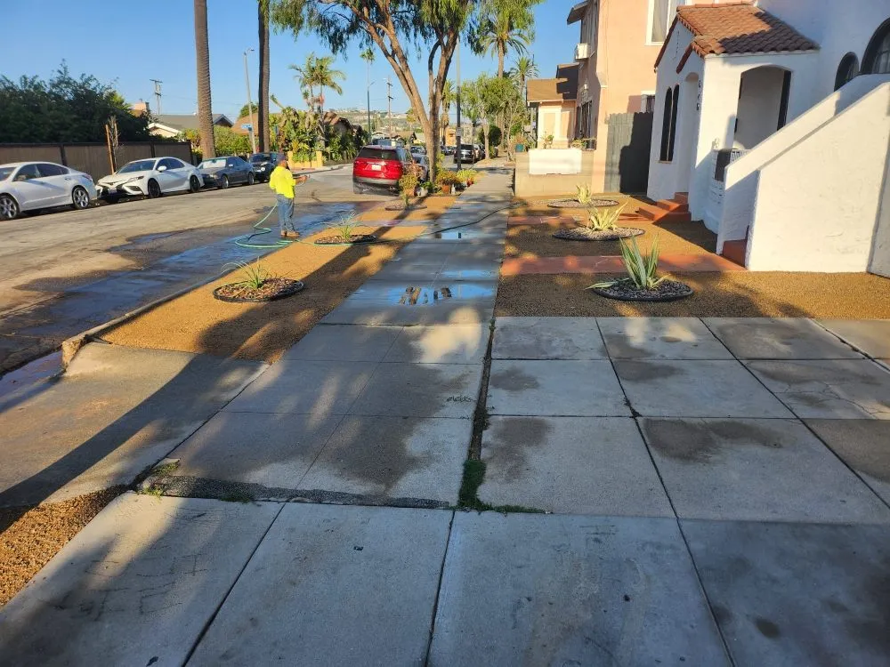 Custom yard maintenance in Oak Hills, CA - Guero Landscaping