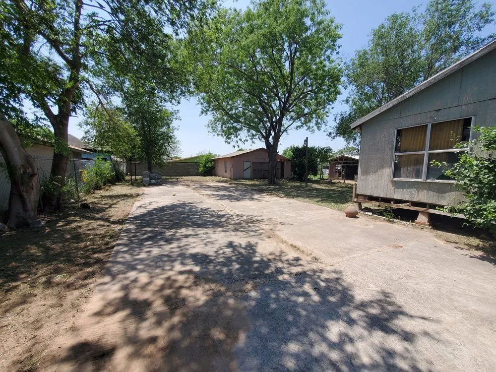 Top-rated outdoor landscaping for beautiful yards across Laredo, TX - Guerra Junk Removal and Lawn Care