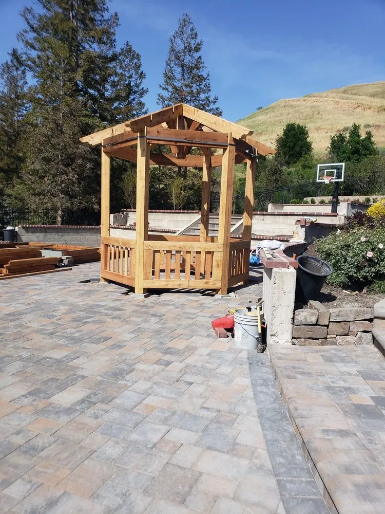 Trusted yard cleanup service in Pittsburg, CA - Guerras Bros Garden