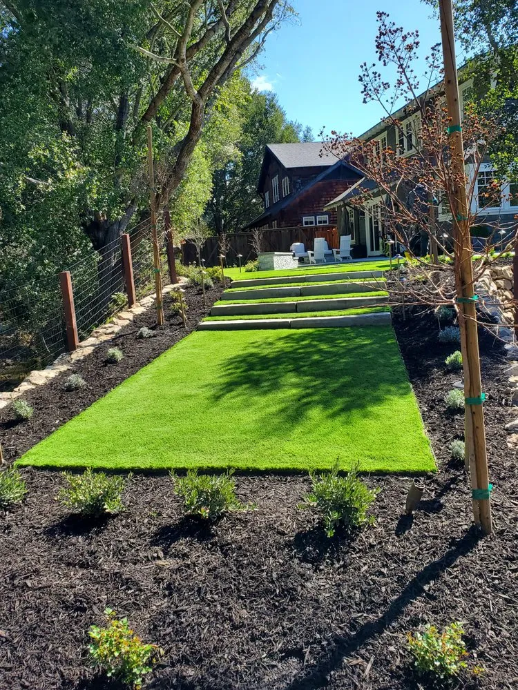 Reliable yard maintenance in Pittsburg, CA - Guerras Bros Garden