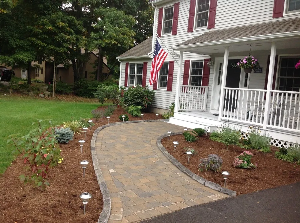 Local lawn mowing service experts serving Guilford, CT - Guerrera Landscaping