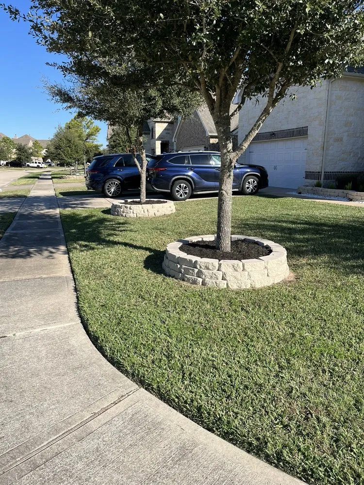 Reliable lawn care service in Stafford, TX by Guerrero lawn service