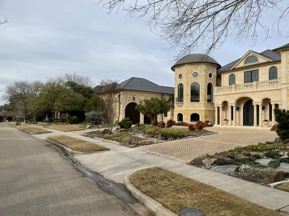 Custom landscape design near you in Dallas, TX by Guerrero’s Landscaping