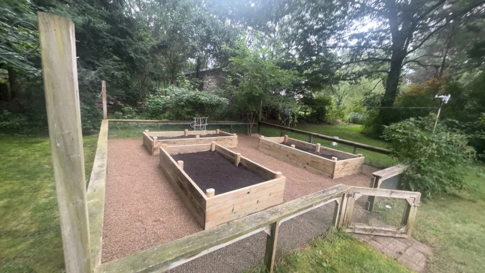 Top-rated yard maintenance in Newaygo, MI by Guevara Landart Landscape