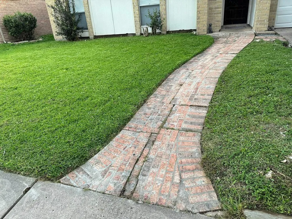 Trusted yard maintenance in Houston, TX - Guevara Landscaping