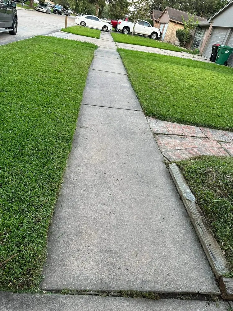 Professional outdoor landscaping in Houston, TX - Guevara Landscaping