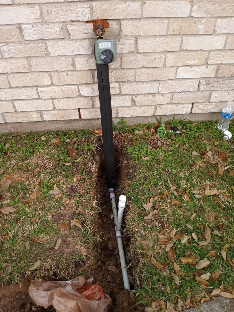 Professional residential landscaping in Pasadena, TX by Guevara landscaping