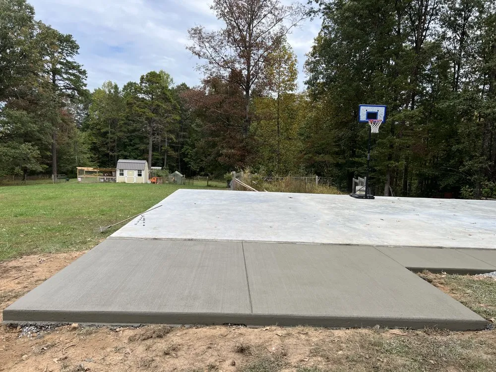 Top-rated yard cleanup service for homes in Culpeper, VA by Guido's Tree Service And Concrete