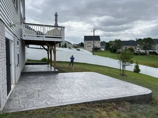 Guido's Tree Service And Concrete Logo