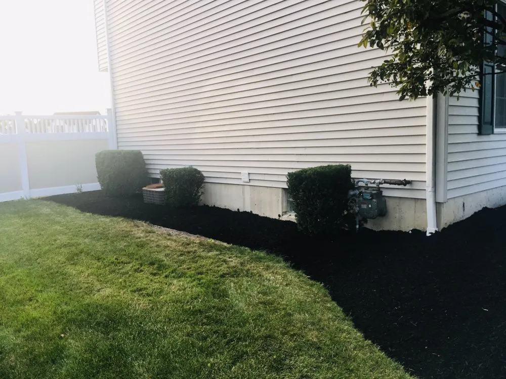 Affordable residential landscaping experts serving Niagara Falls, NY - Guiliani Construction and Landscaping