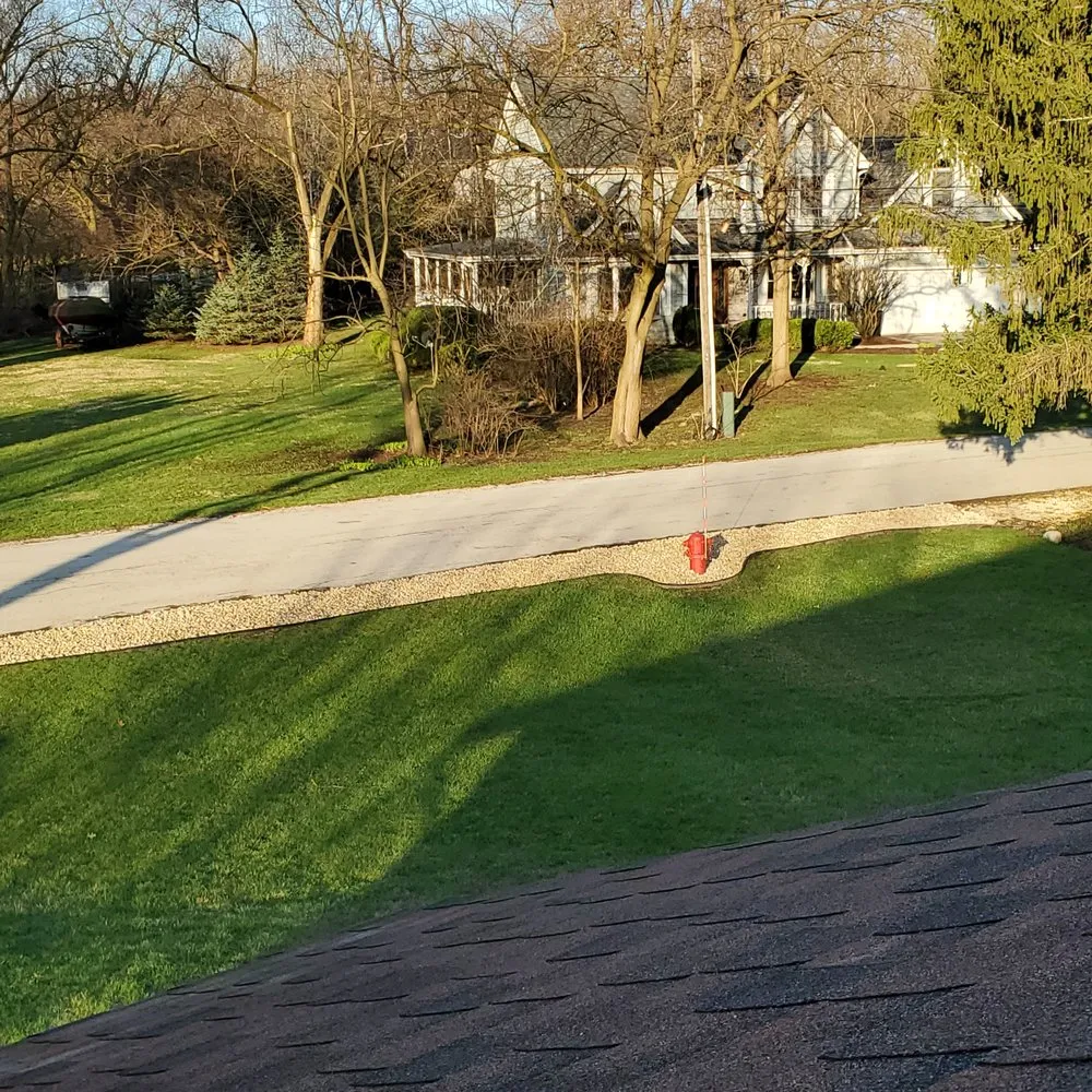 Reliable yard cleanup service experts serving Berwyn, IL - Guillen's Landscaping