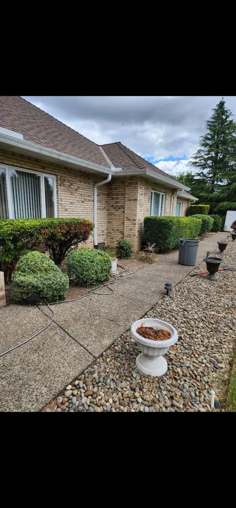 Affordable garden landscaping experts serving Newberg, OR - Guillermo C S Landscaping Services