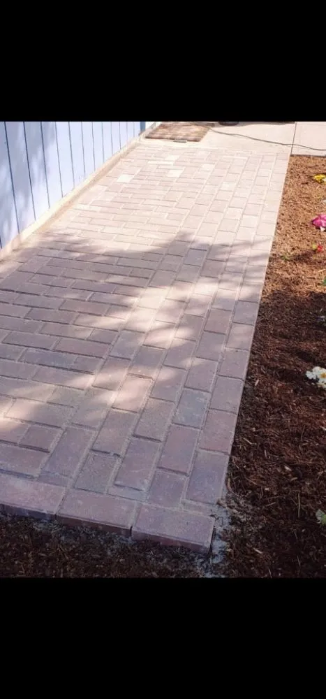 Local lawn care service experts serving Newberg, OR - Guillermo C S Landscaping Services