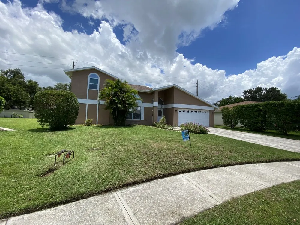 Affordable residential landscaping in Bradenton, FL by Guillermo Landscaping