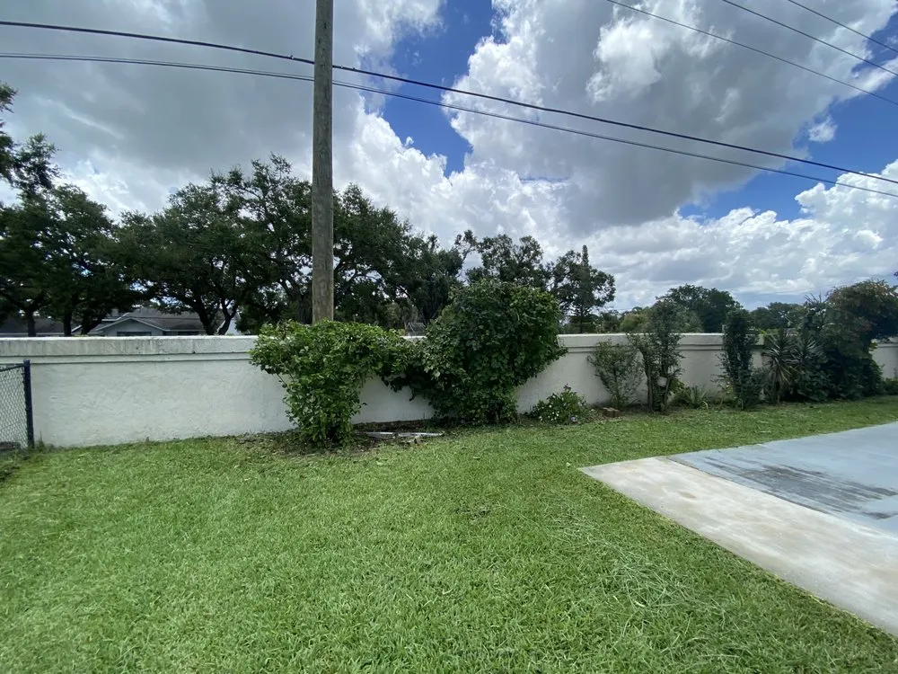 Local yard maintenance in Bradenton, FL - Guillermo Landscaping