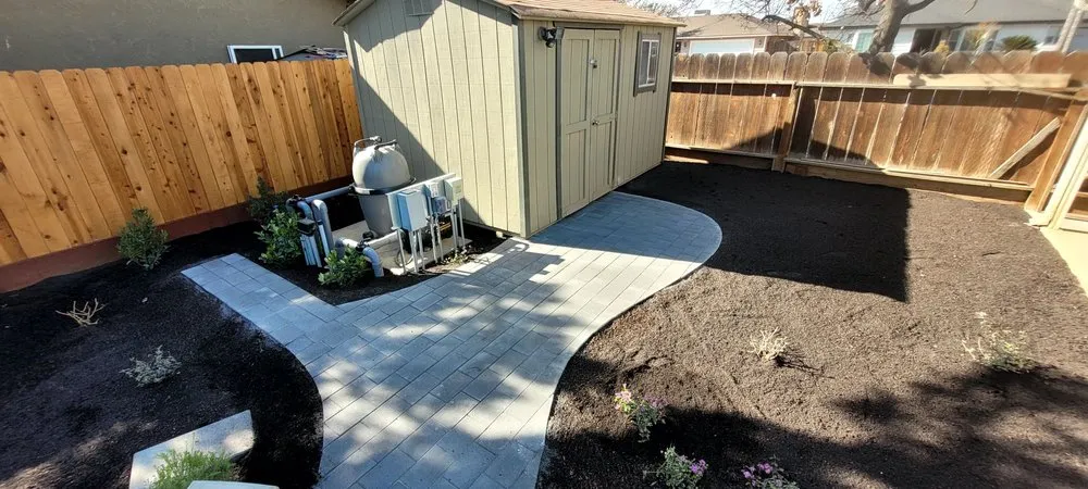 Local lawn care service for homes in Fresno, CA by Guillermo Mota Lawn Service