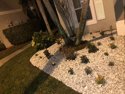 Guillermo.l.landscaping Logo