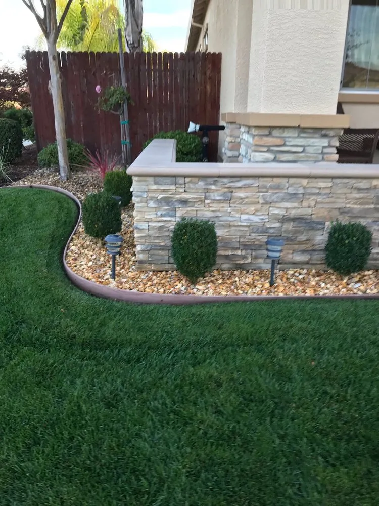 Affordable landscape design in Sacramento, CA by Guillermo’s landscaping and lawn services