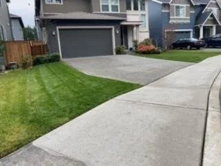 Custom yard cleanup service for beautiful yards across Kingston, WA - Guillermo's Landscaping