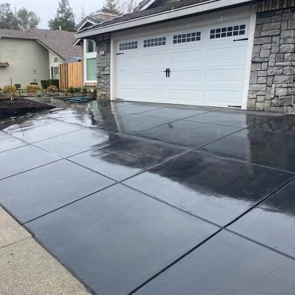 Trusted lawn care service for homes in Santa Rosa, CA by Guizar Landscaping