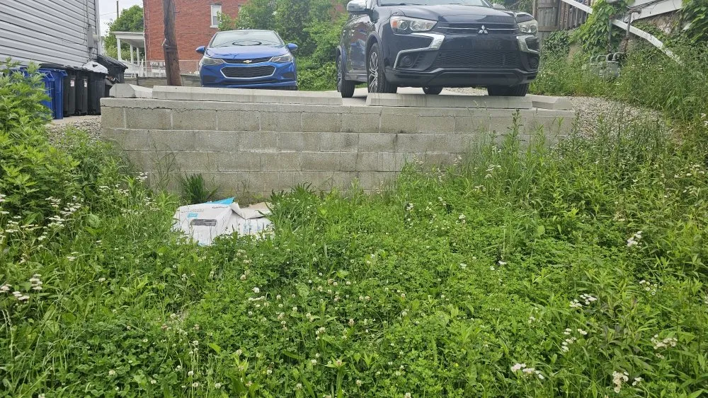 Professional lawn mowing service experts serving Pittsburgh, PA - Guizio Landscaping