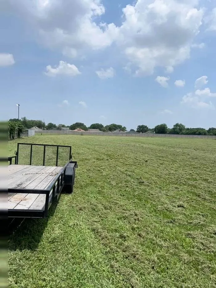 Reliable lawn care service experts serving Rosharon, TX - Gulf Coast Commercial Services