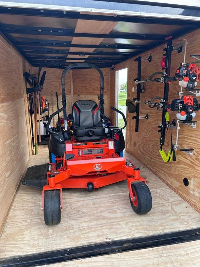 Top-rated landscaping services in Rosharon, TX by Gulf Coast Commercial Services