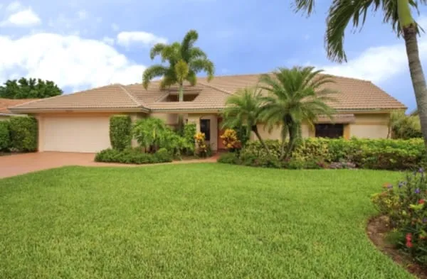 Gulf Coast Lawn Solutions Logo