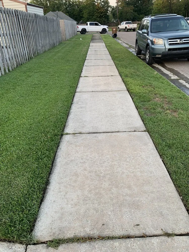 Reliable yard cleanup service near you across Long Beach, MS - Gulf Coast Lawncare & Pressure washing