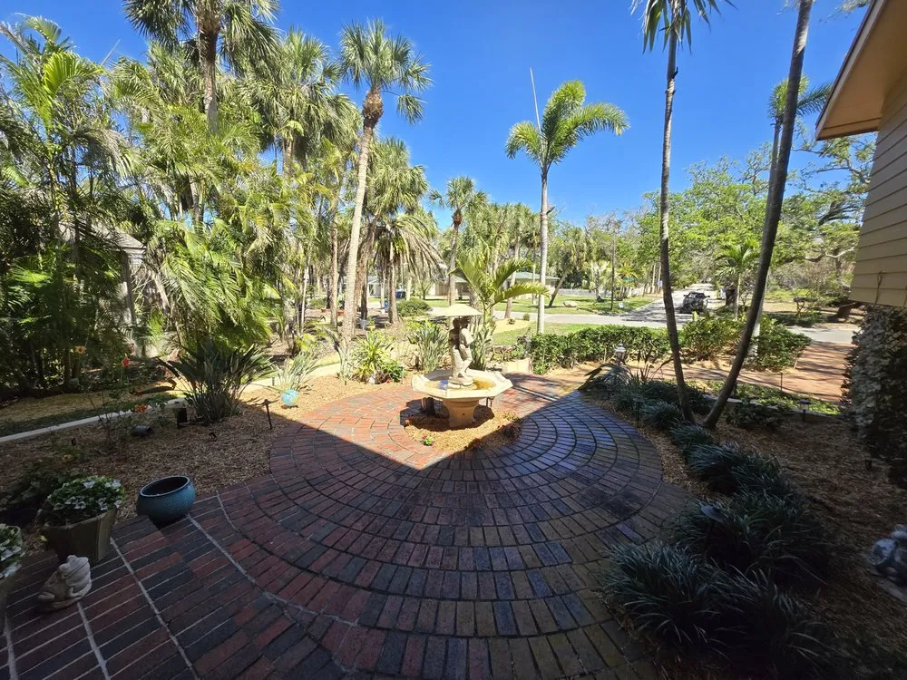 Expert garden landscaping experts serving St. Petersburg, FL - Gulf Coast Property and Lawn Maintenance