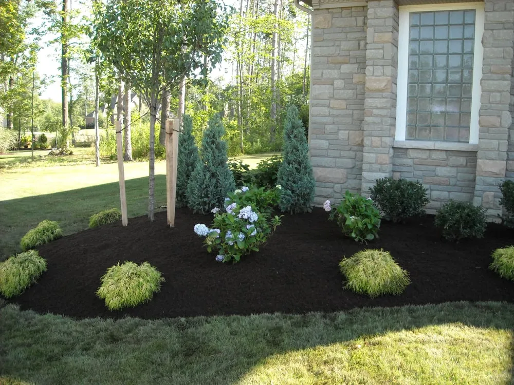 Reliable yard cleanup service in Hamburg, NY by Gullo's Garden Center