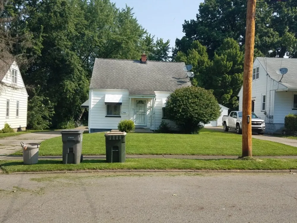 Affordable landscaping services in Youngstown, OH by Gunner's Lawn & Land