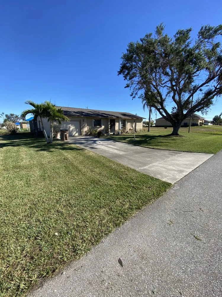 Reliable residential landscaping in Cape Coral, FL - Gunters lawn service