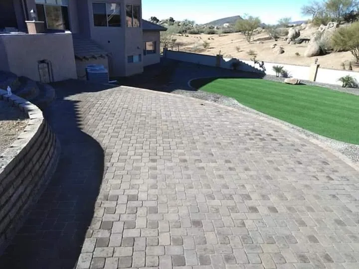 Affordable lawn mowing service experts serving Phoenix, AZ - Gustavo Hernandez Landscaping