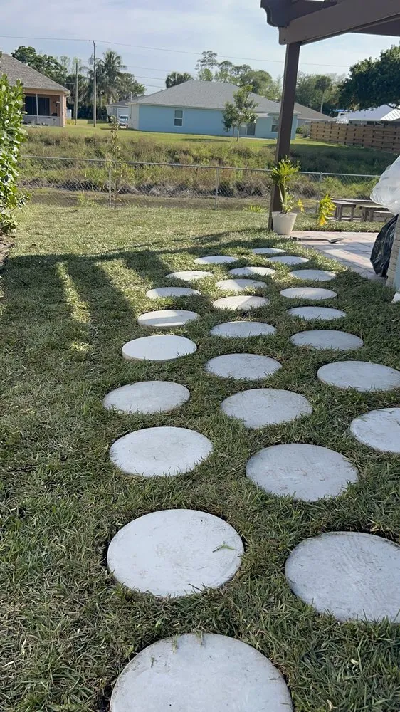 Affordable yard cleanup service experts serving Fort Pierce, FL - Gustavo Pineda Lawn Care