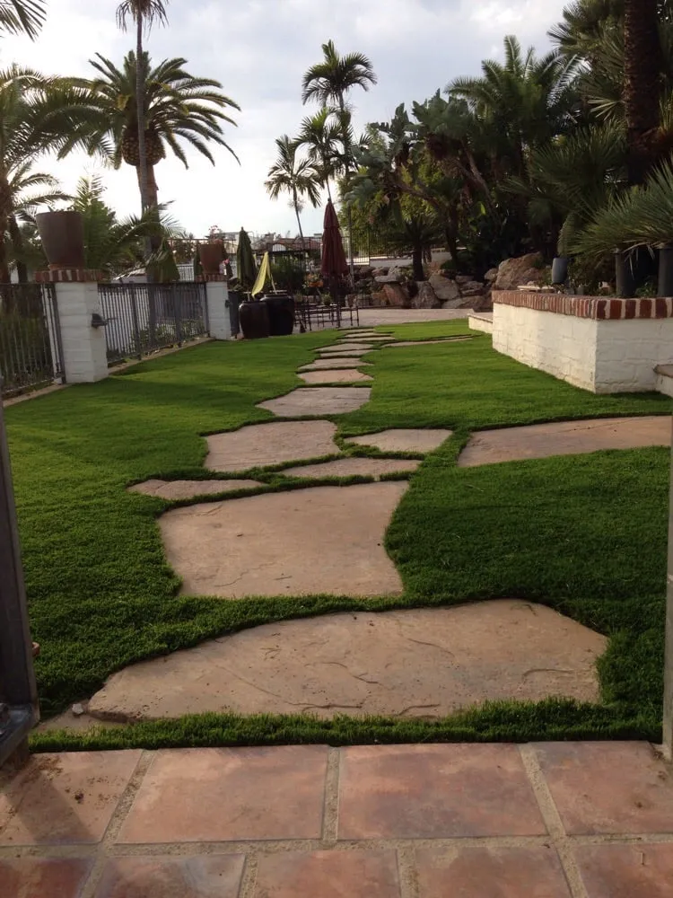 Reliable lawn care service in Pico Rivera, CA - Gustavo's Landscape