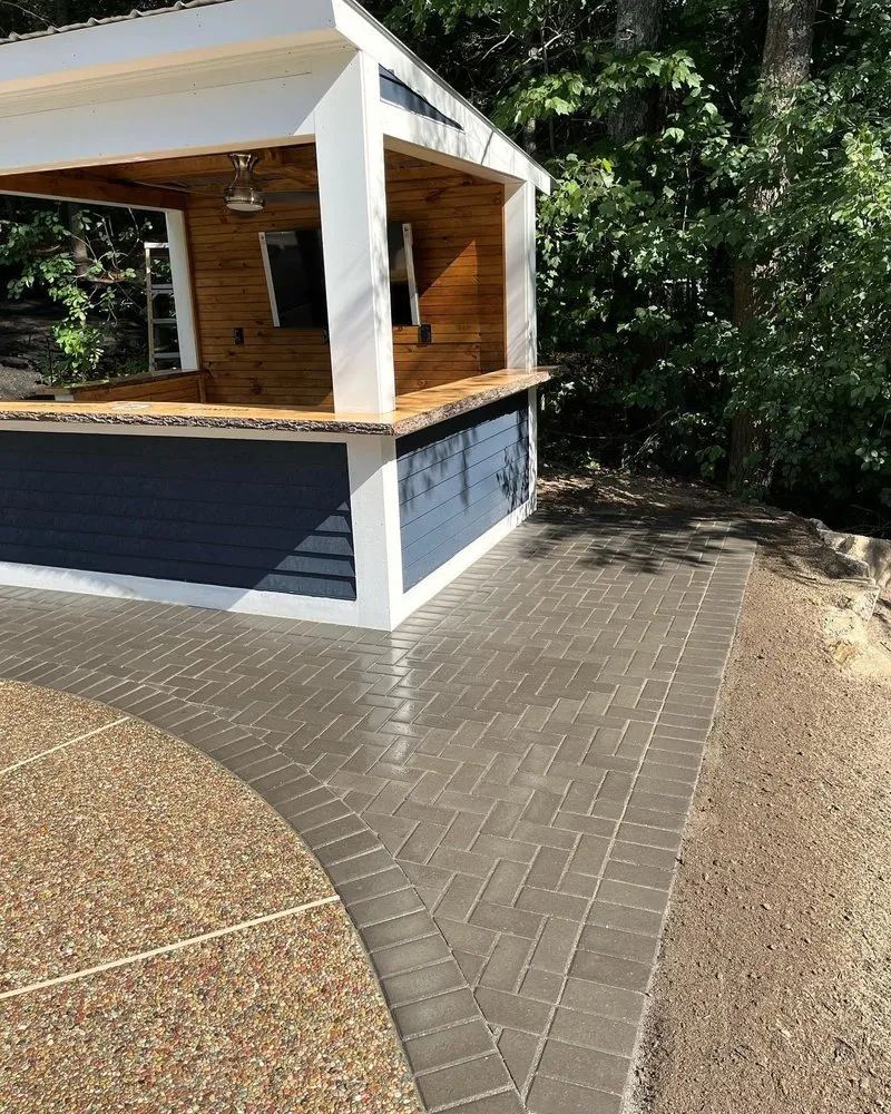 Custom lawn care service experts serving Lynn, MA - Gustavo's Landscaping