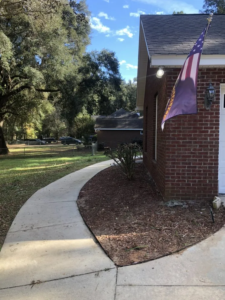 Affordable yard cleanup service experts serving Tallahassee, FL - Gustavos Lawn Service