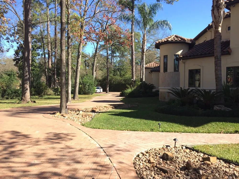 Expert lawn care service in Houston, TX - Gutierrez Landscape and Outdoor Services
