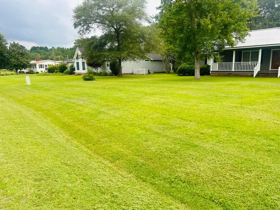 Reliable yard maintenance experts serving Swainsboro, GA - Gutierrez Landscaping and More