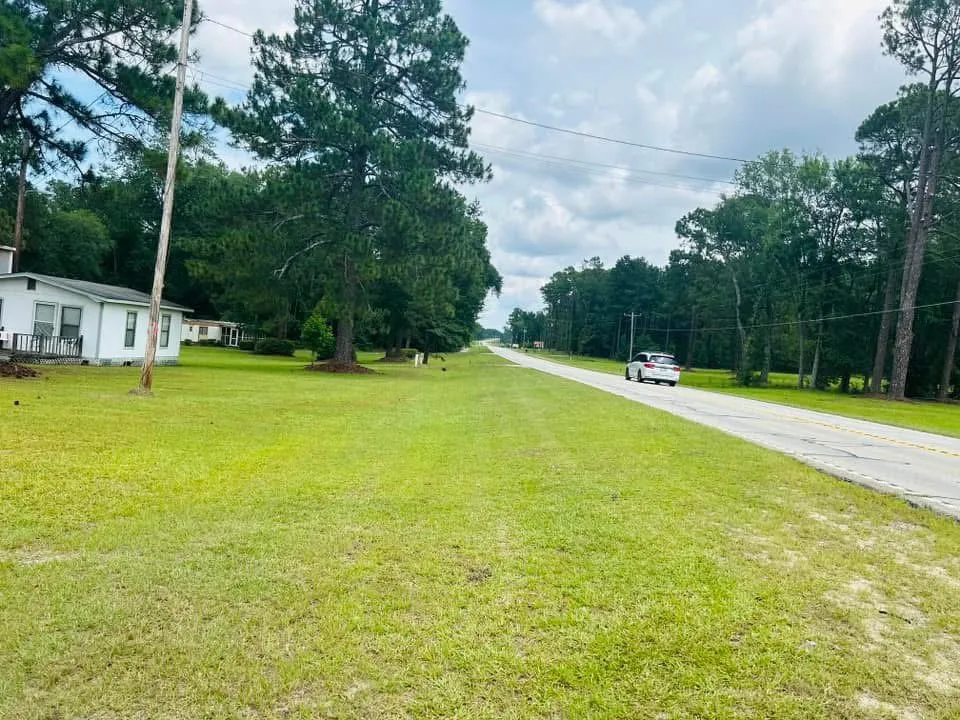 Custom lawn care service for homes in Swainsboro, GA by Gutierrez Landscaping and More