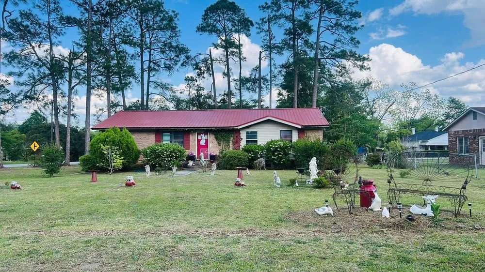 Custom outdoor landscaping for homes in Swainsboro, GA by Gutierrez Landscaping and More