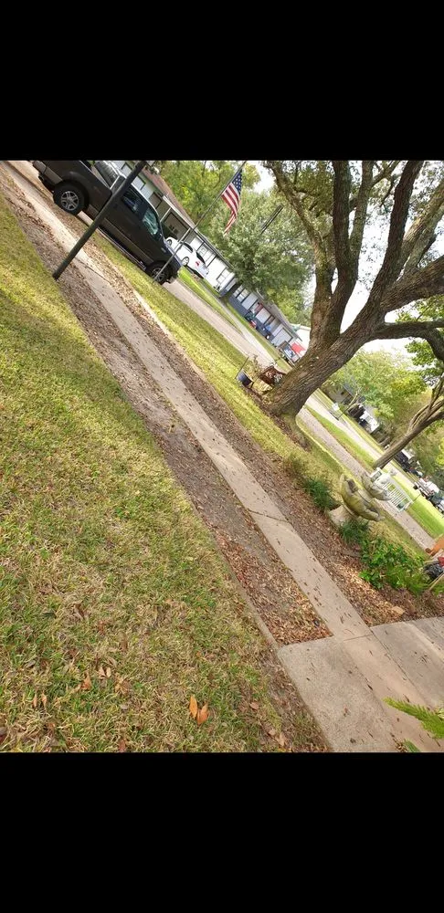 Affordable outdoor landscaping experts serving La Marque, TX - Gutierrez Lawn Service