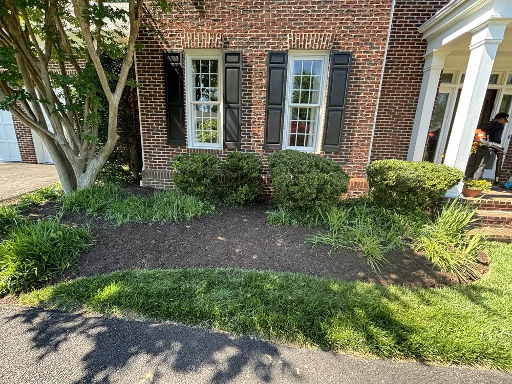 Professional lawn care service experts serving Gaithersburg, MD - Gutierrez Rivas Landscaping