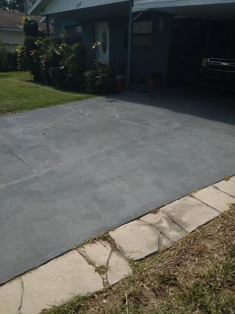 Affordable lawn mowing service in Lakeland, FL - Gutters and Lawns improvement