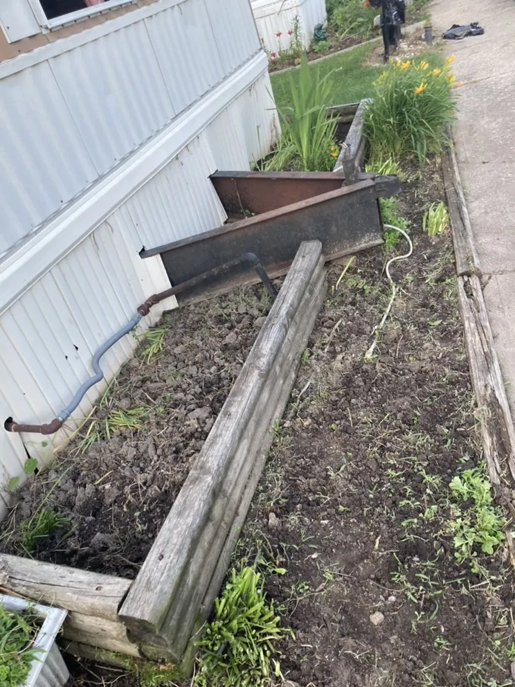 Local yard cleanup service experts serving Springfield, OH - Guy & Ty’s Home Improvement