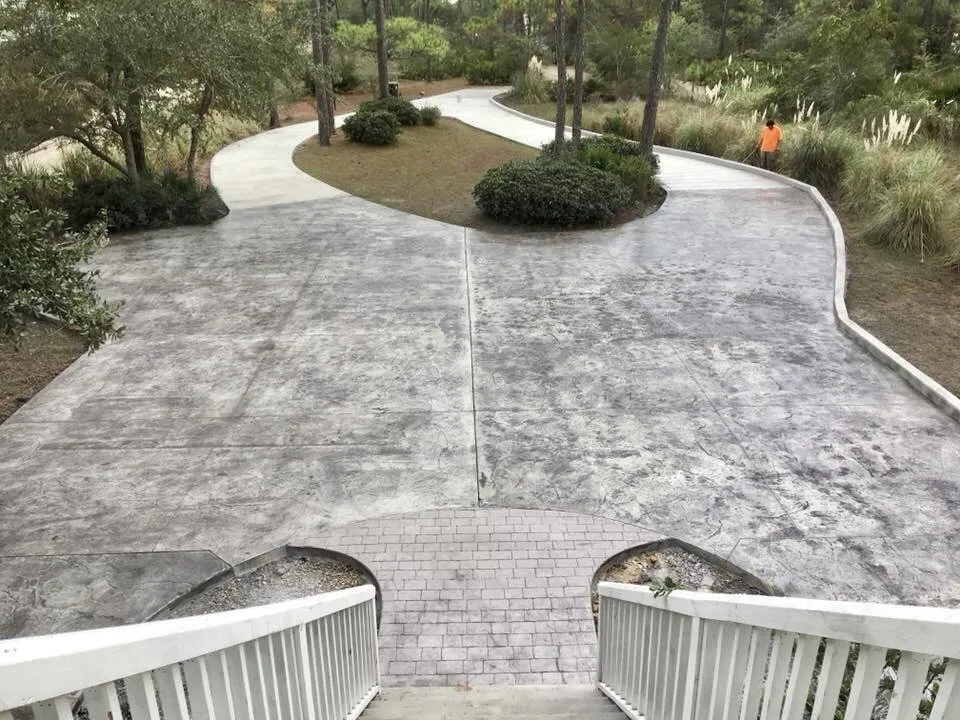 Top-rated lawn care service in Wilmer, AL by Guy Concrete & Landscaping