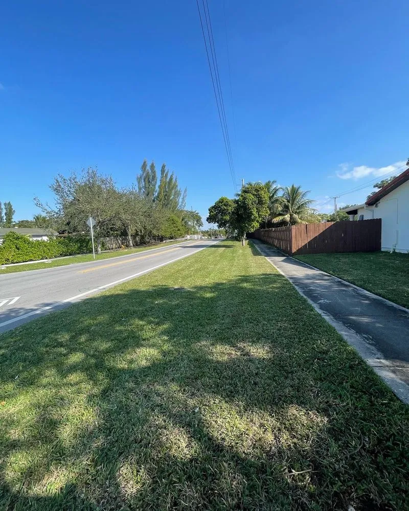 Local lawn mowing service for beautiful yards across Miami, FL - Guzarc lawn services