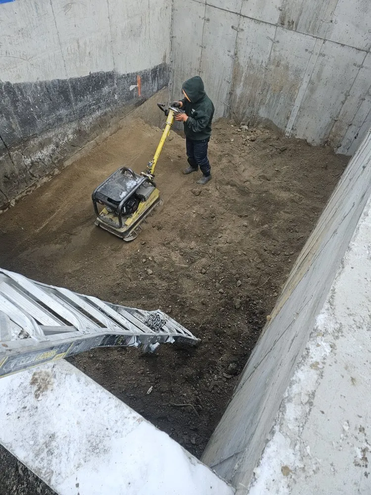 Affordable residential landscaping for homes in Clinton, MA by Guzman Construction